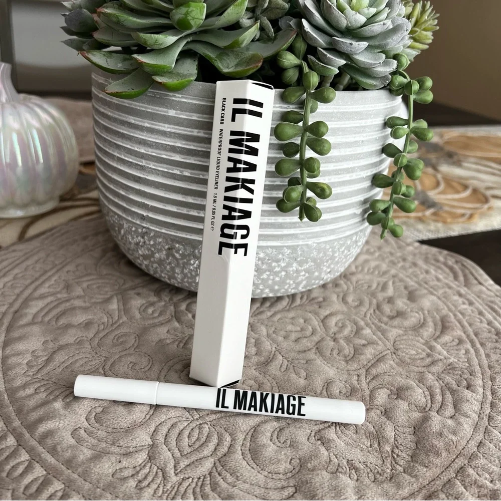 IL MAKIAGE Black Card Liquid Eyeliner Ultra-Black Waterproof Liner NIB Full Size